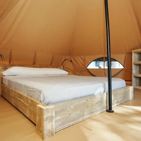 Resort-bungalow Park Mas Patoxas مكان تخييم بالس