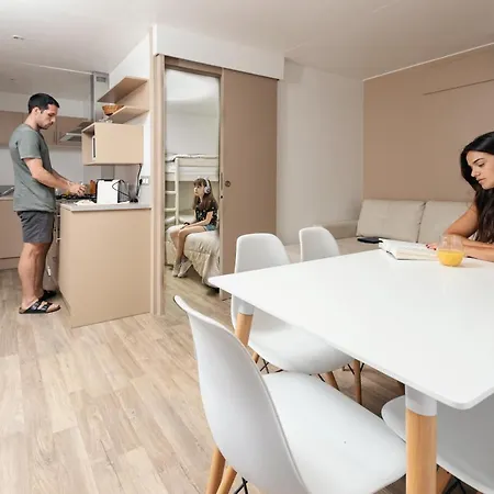 Resort-bungalow Park Mas Patoxas مكان تخييم بالس