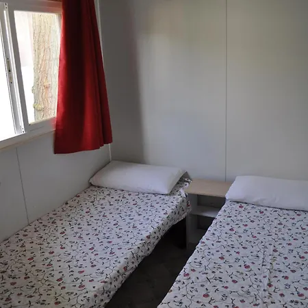 Resort-bungalow Park Mas Patoxas مكان تخييم 4*