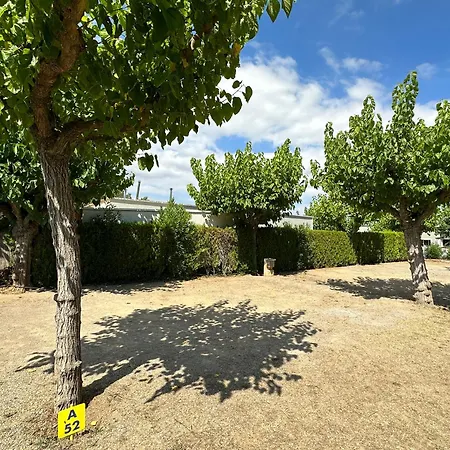 Resort-bungalow Park Mas Patoxas مكان تخييم 4*
